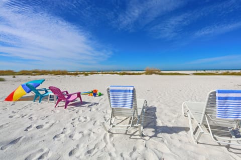 Beach nearby, sun loungers, beach towels