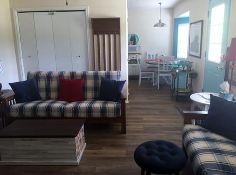 Easy living: living, dining, and fully equipped kitchen