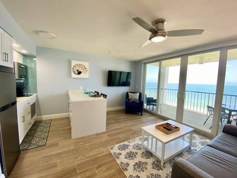Beachfront condo with amazing views, from the 9th floor