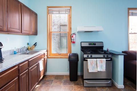 Private kitchen | Fridge, microwave, oven, stovetop