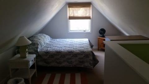 2 bedrooms, in-room safe, iron/ironing board, free WiFi