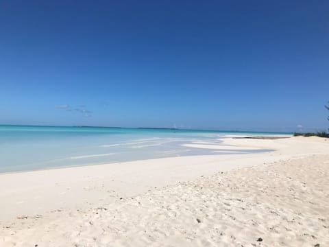 Beach nearby, sun loungers, beach towels