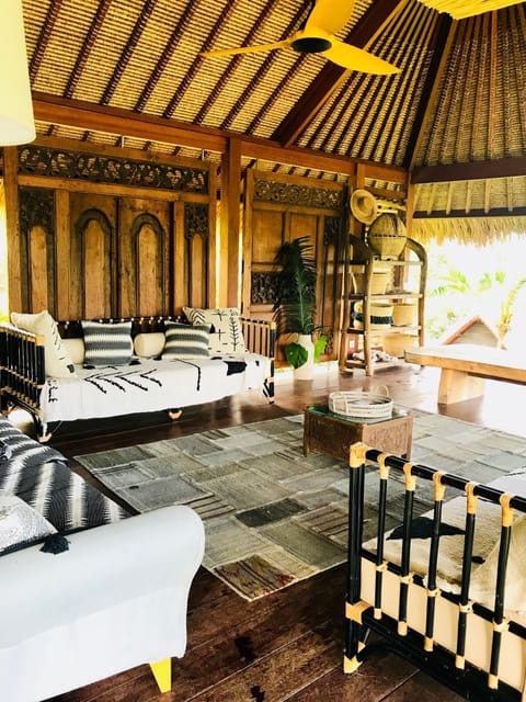 Luxury 5 Bedroom Villa near Balian Beach