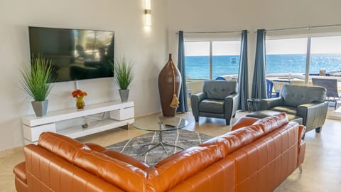 Atemberaubende Strandvilla mit 3 Schlafzimmern am Sandstrand Las Palmas Beachfront Resort V-05 villa in Rocky Point