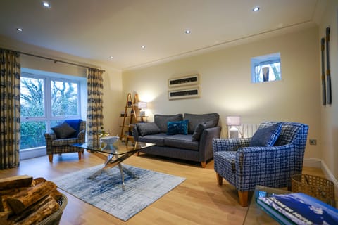 Ross Cottage living room