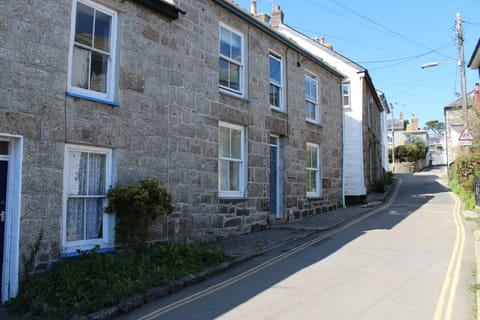 Cobbles Loft is the first floor apartment of this cottage