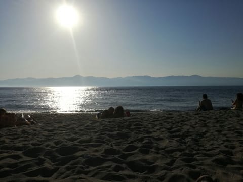 Beach nearby, sun loungers, beach towels