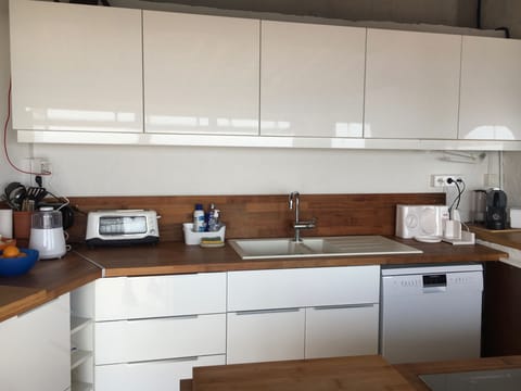 Fully equipped kitchen