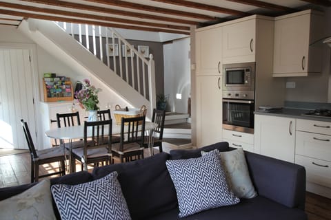 Kitchen lounge dining area