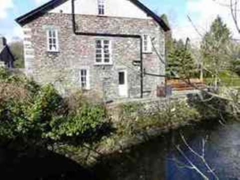 Butercrag Cottage by River Rothay
