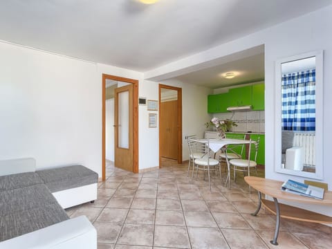 Property, Room, Interior Design, Building, Real Estate, Ceiling, House, Furniture, Floor, Home