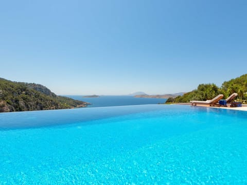 An infinity pool