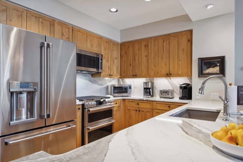 villamontane219-9690_53885835482_o