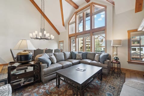 villamontane219-9640_53886749581_o