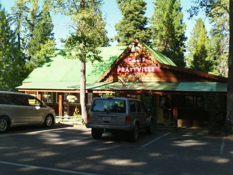Carol's Cafe 1/4 mile walk from cabin. Breakfast, lunch and dinner.