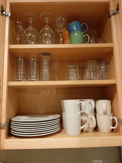 Fridge, microwave, dishwasher, coffee/tea maker