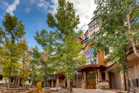 5 Highlands Slopeside Exterior