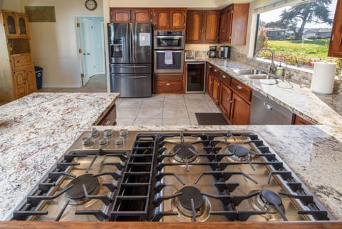 Well equipped kitchen for the gourmet chefs of the group.