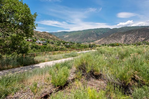Rio Grande Trail leading to downtown area