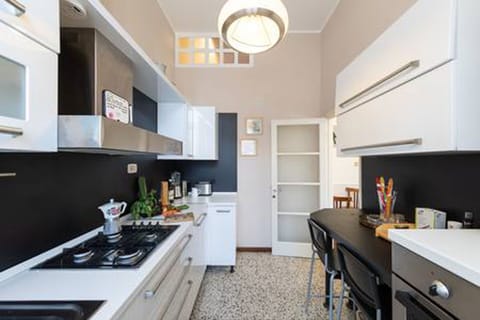 Modern kitchen fully accessoriated