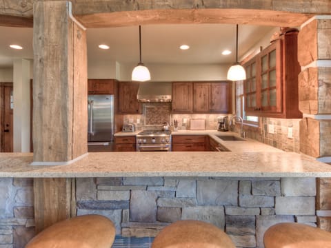 Powder Ridge Oglala 10, Kitchen, 2