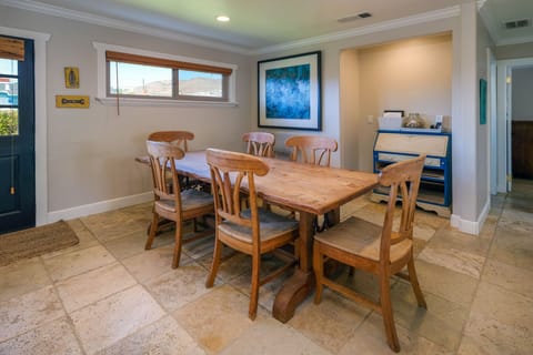 Lovely dining table to enjoy your meals together