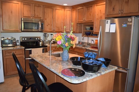 Gourmet, fully-equipped kitchen