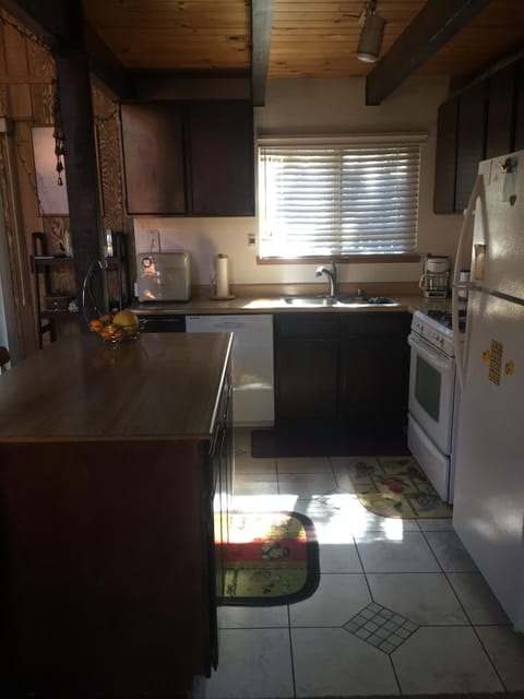 Kitchen (from entry)