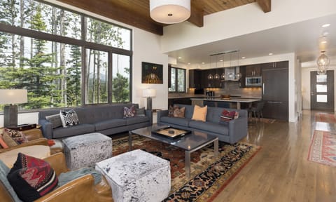 16 Alpine Bend living3