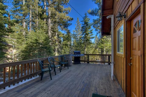 Gas BBQ on large rear deck