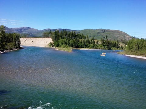 Flathead River access 3.5 miles from cabin - rafting,  boating, fishing.   