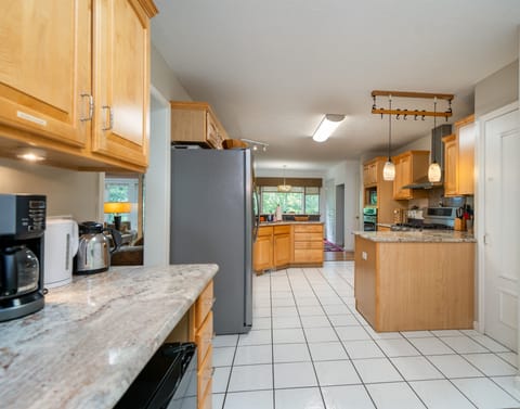 Kitchen seen from entry way