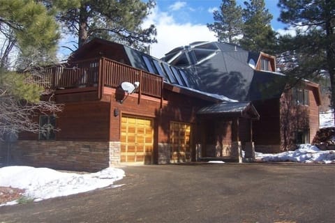 Welcome to the beautiful Red Cliff Guest House. A secluded luxury vacation house