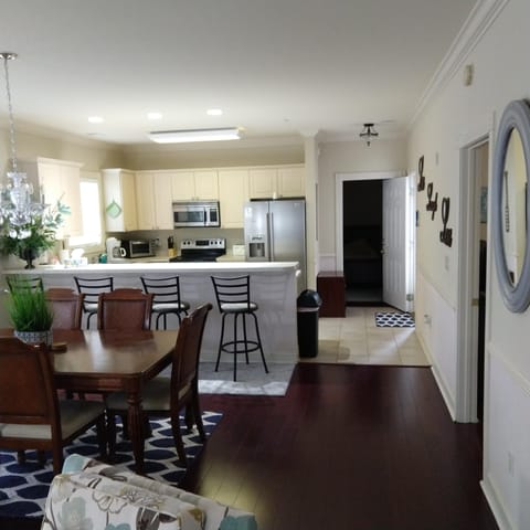 Dining tables, kitchen islands