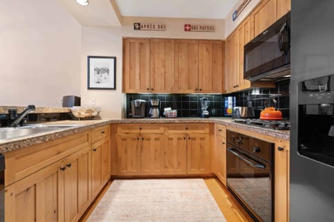 1708967493780-260-10