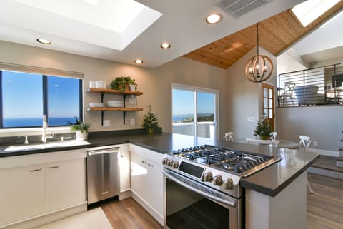 You'll find everything you need in this great kitchen