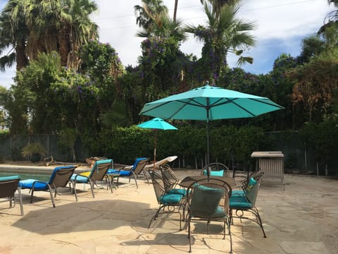 Morning Glories View to the East with 7 Pool Chairs & 1 of 2 Tables of 6 cushion