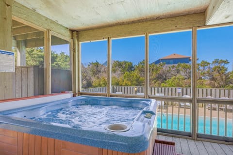 Indoor spa tub