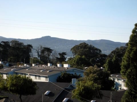 This home has views from Montana de Oro to Morro Rock.