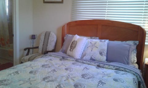 2 bedrooms, iron/ironing board, cribs/infant beds, free WiFi