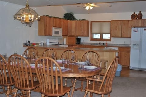 Main Floor, Dining & Kitchen