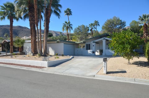 Welcome to our little piece of Paradies The new front yard circa 2016