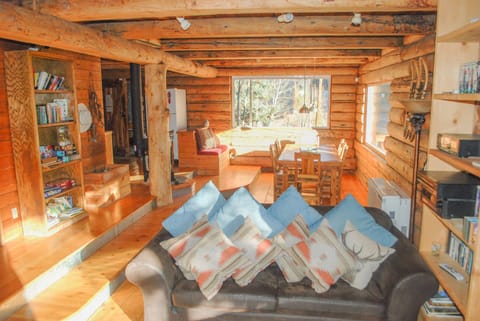 Living area with Dining room, Main Cabin