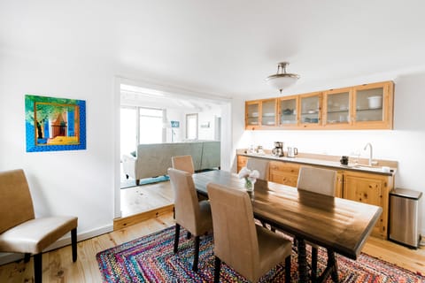 The dining room. Also has filtered water, coffee bar, wine glasses.