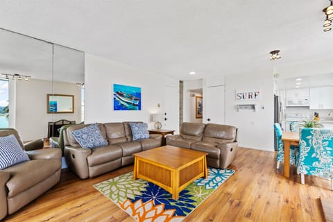 Bayfront North Condo with Fabulous Bayviews!