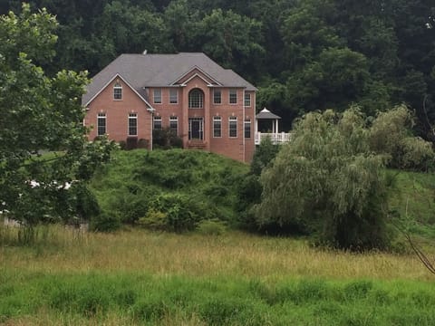 Surrounded in 5 acres of woods and nature, full of wildlife in a secluded settin