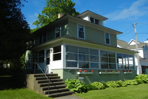 Louisvilla-a classic cottage for the true Door County experience