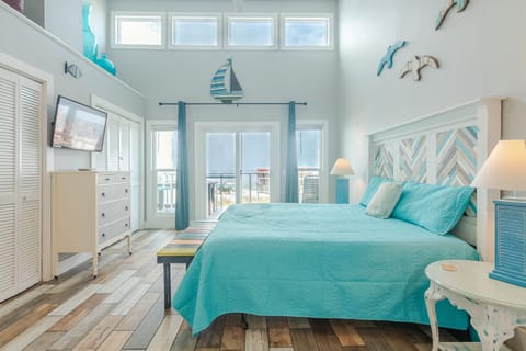 Master bedroom facing the Gulf. 