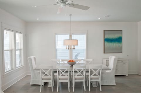 Room for 10 at the dining room table