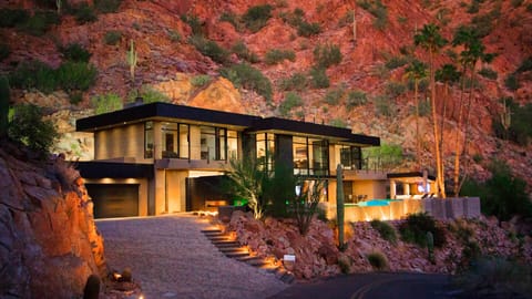 Front of Camelback Retreat 